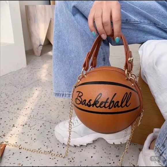 ATL HOUSE WIVES CHIC’ Basketball Shaped Chain bag - Picture 2 of 5